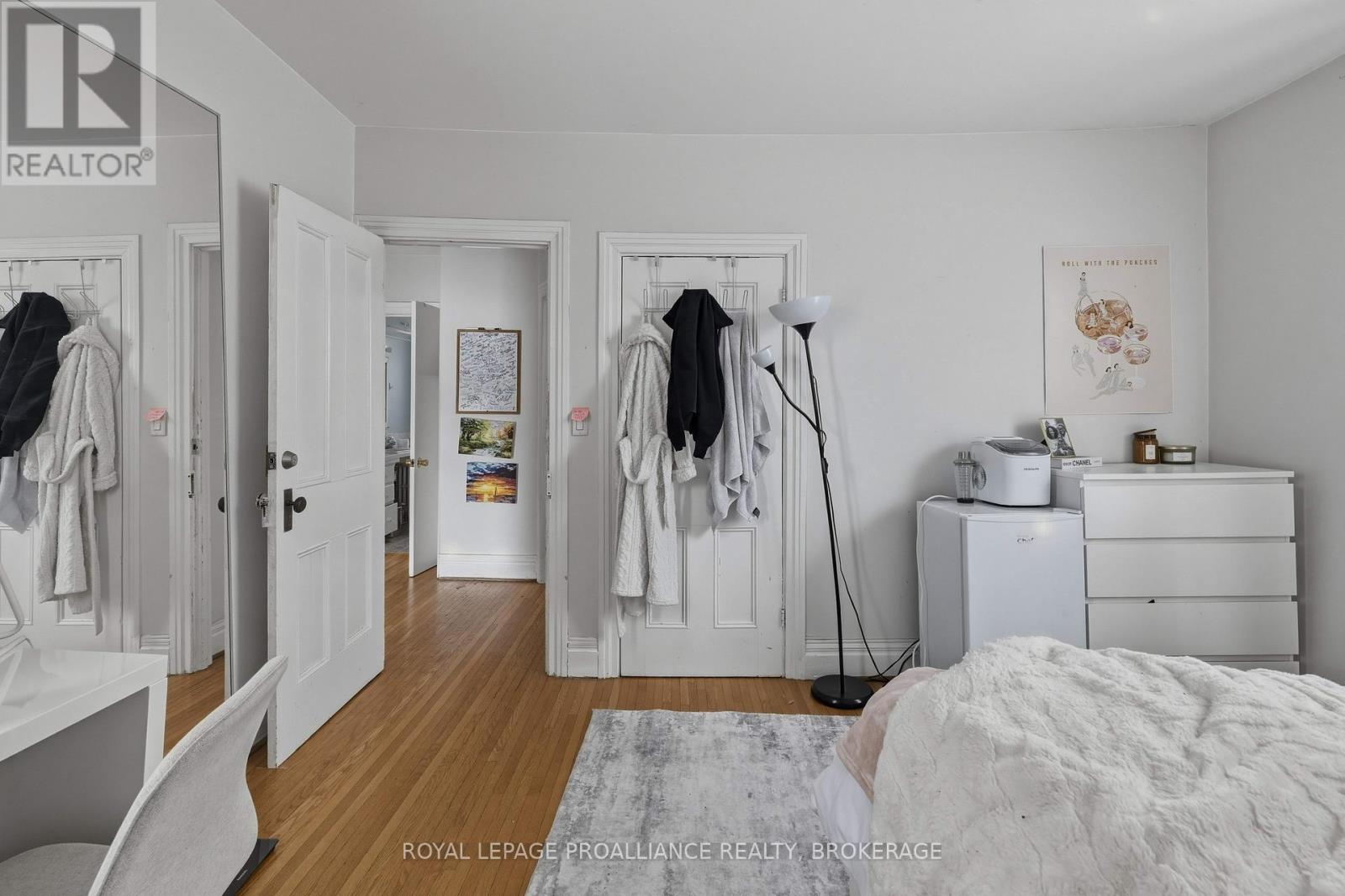 279 FRONTENAC STREET - 17