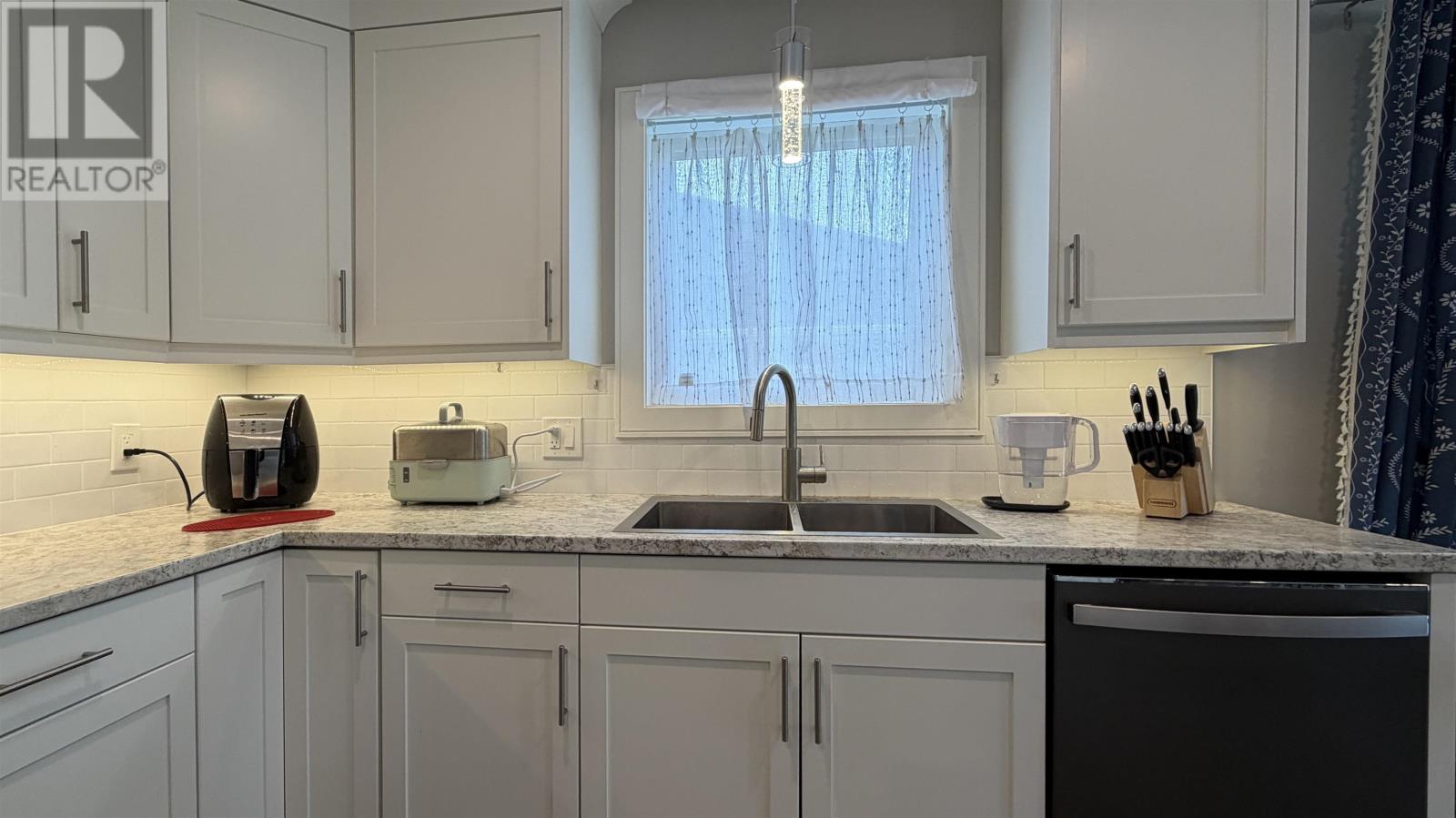 102 Putters Street - 17