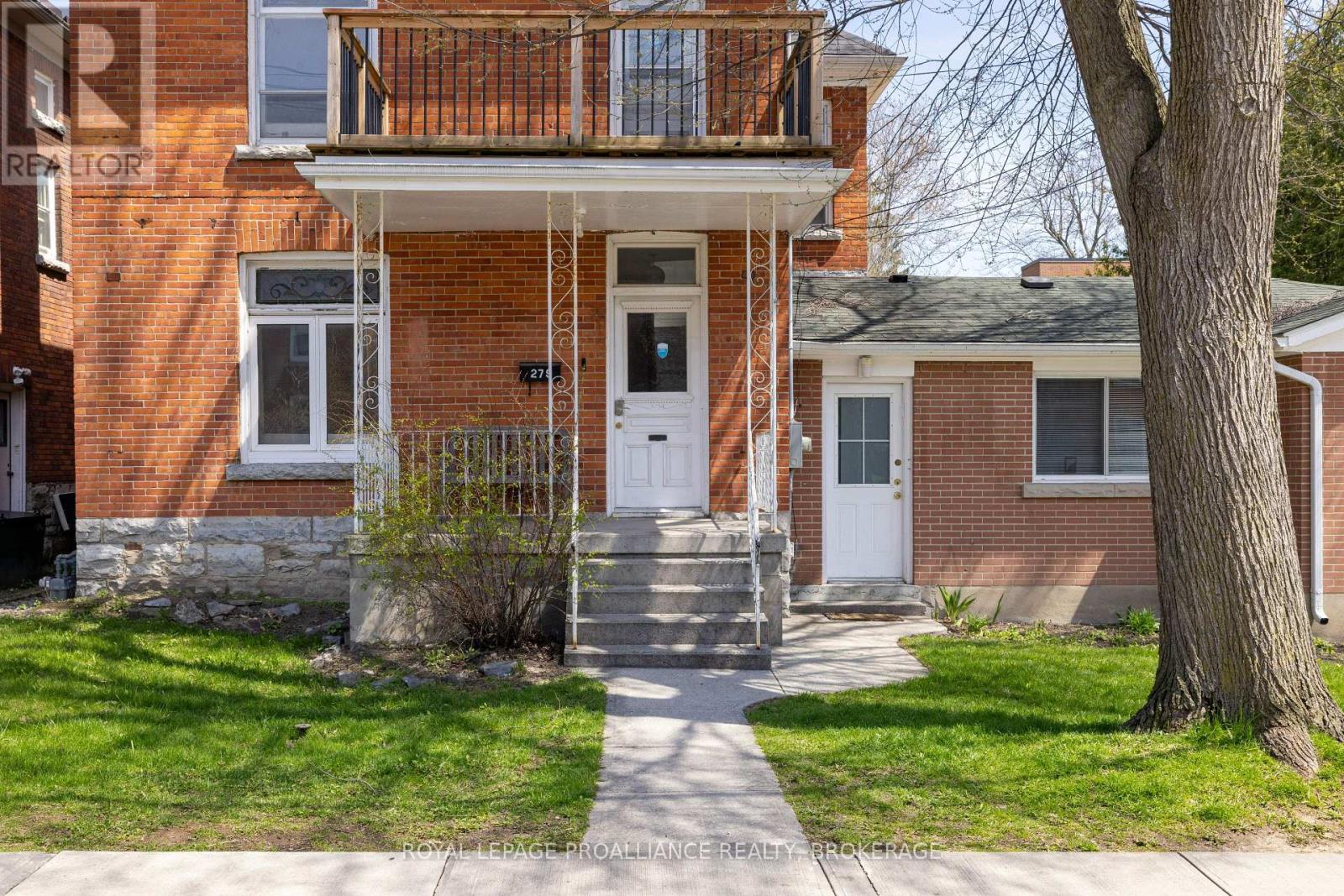 279 FRONTENAC STREET - 36