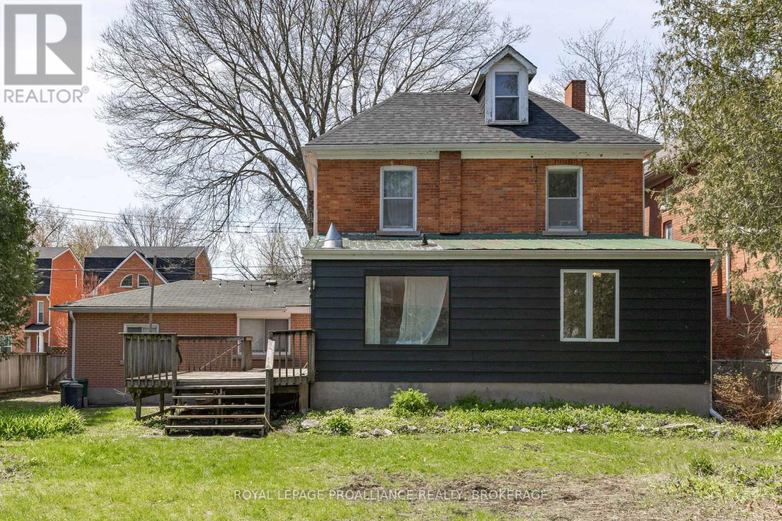 279 FRONTENAC STREET - 39