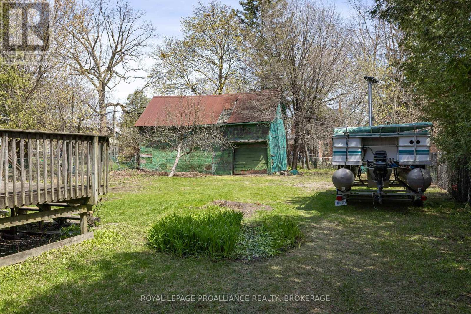 279 FRONTENAC STREET - 43