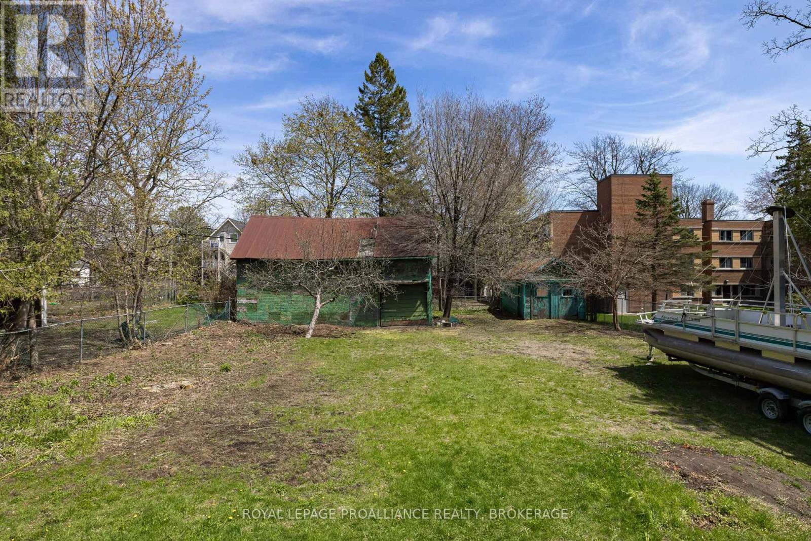 279 FRONTENAC STREET - 45