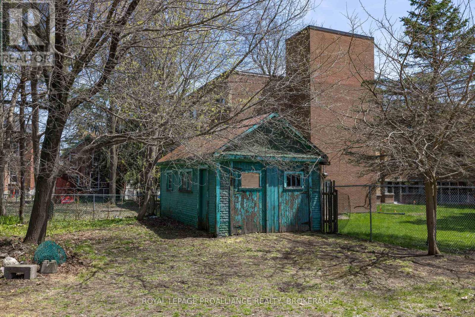 279 FRONTENAC STREET - 46