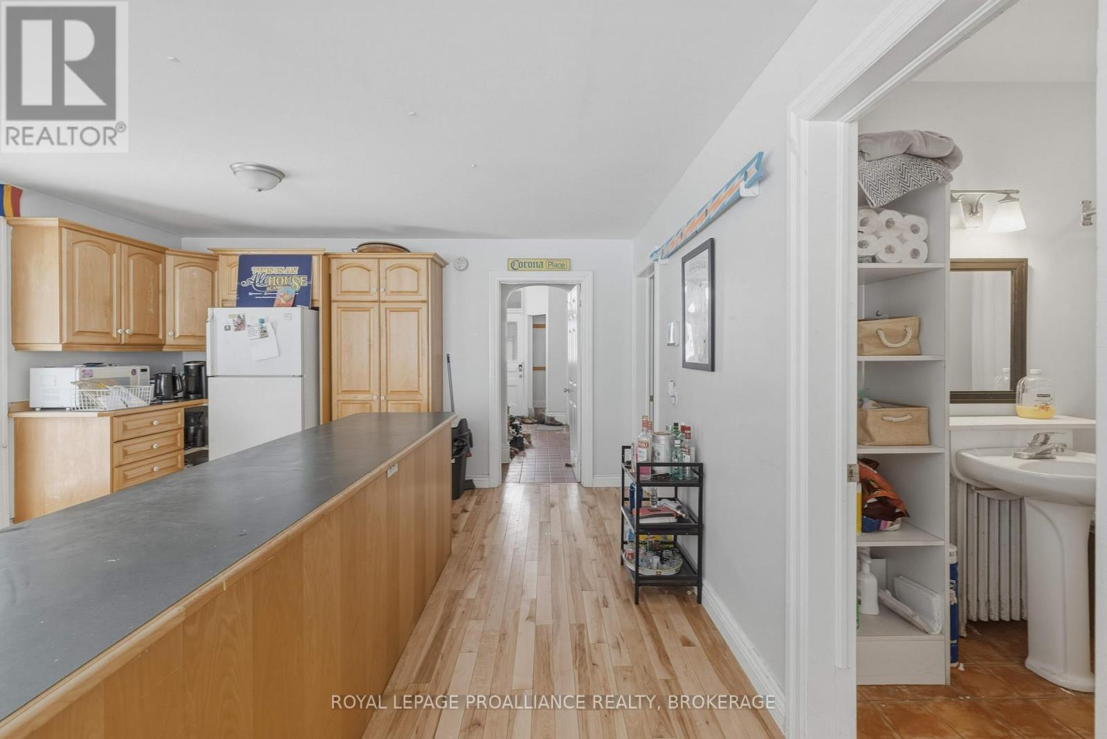 279 FRONTENAC STREET - 7