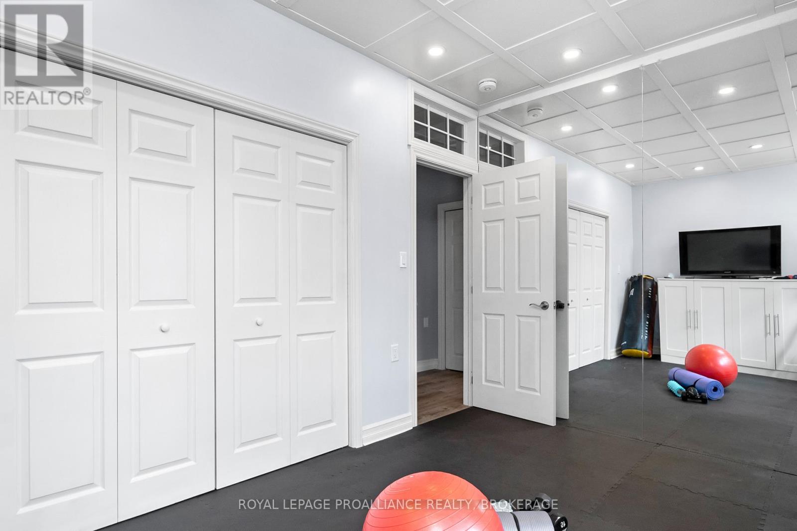 710 KANANASKIS DRIVE - 33