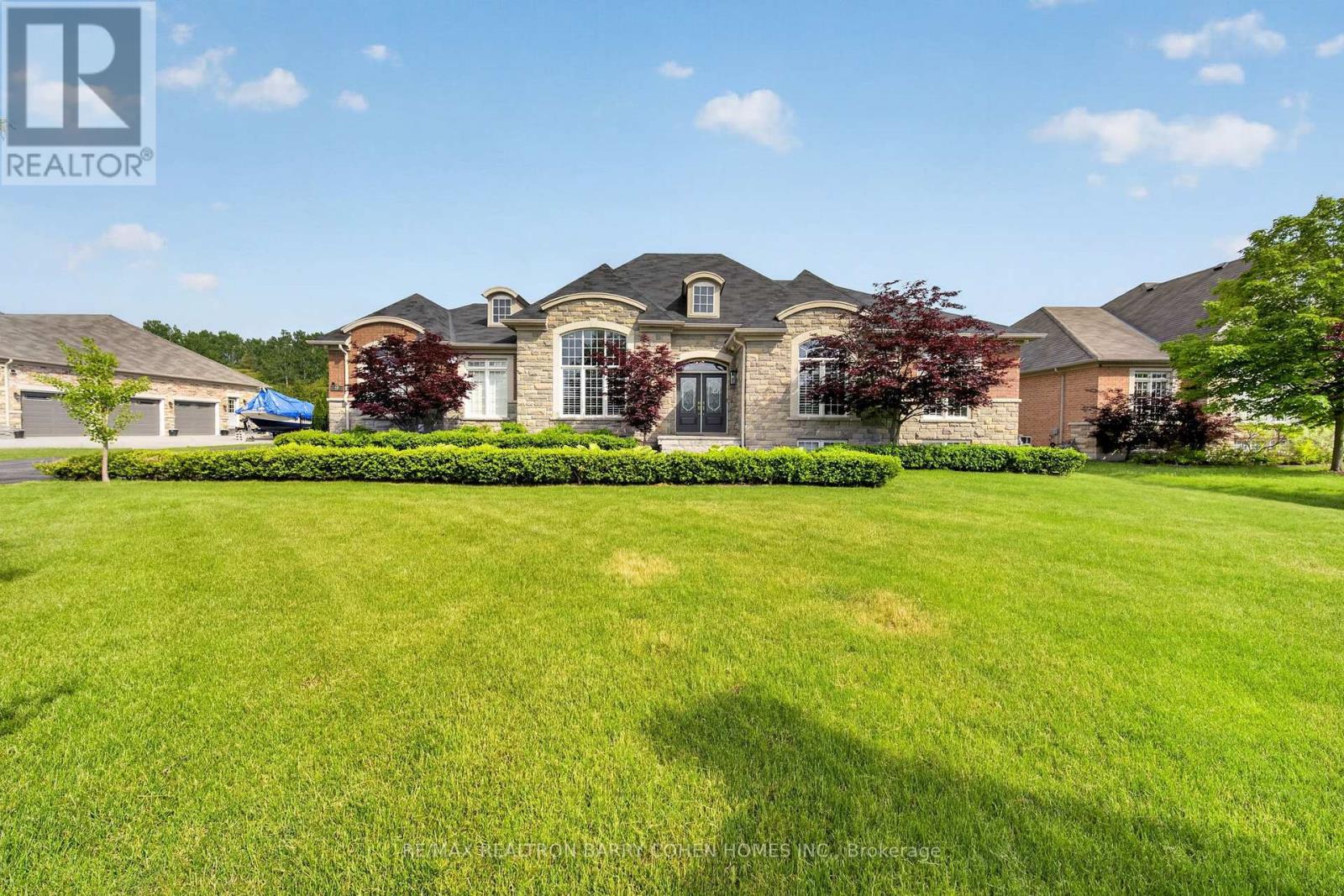 9 WOLFORD COURT - 1