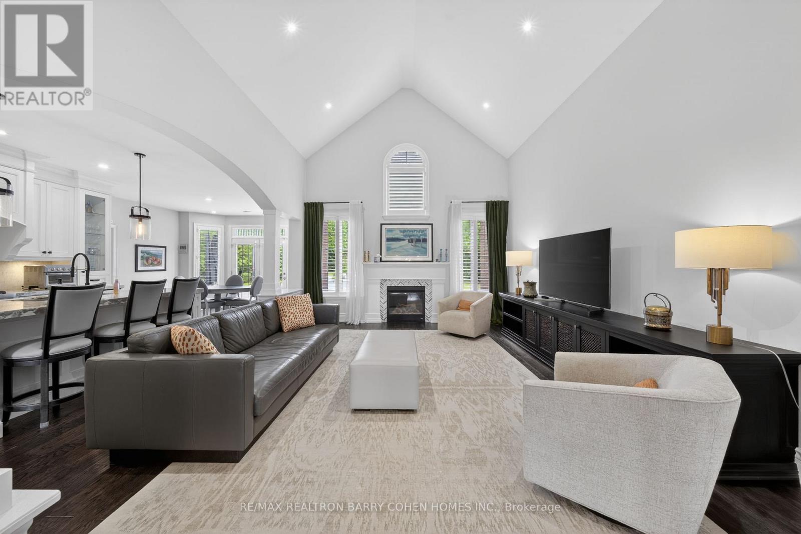 9 WOLFORD COURT - 12