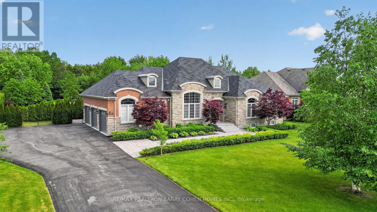 9 WOLFORD COURT - 2