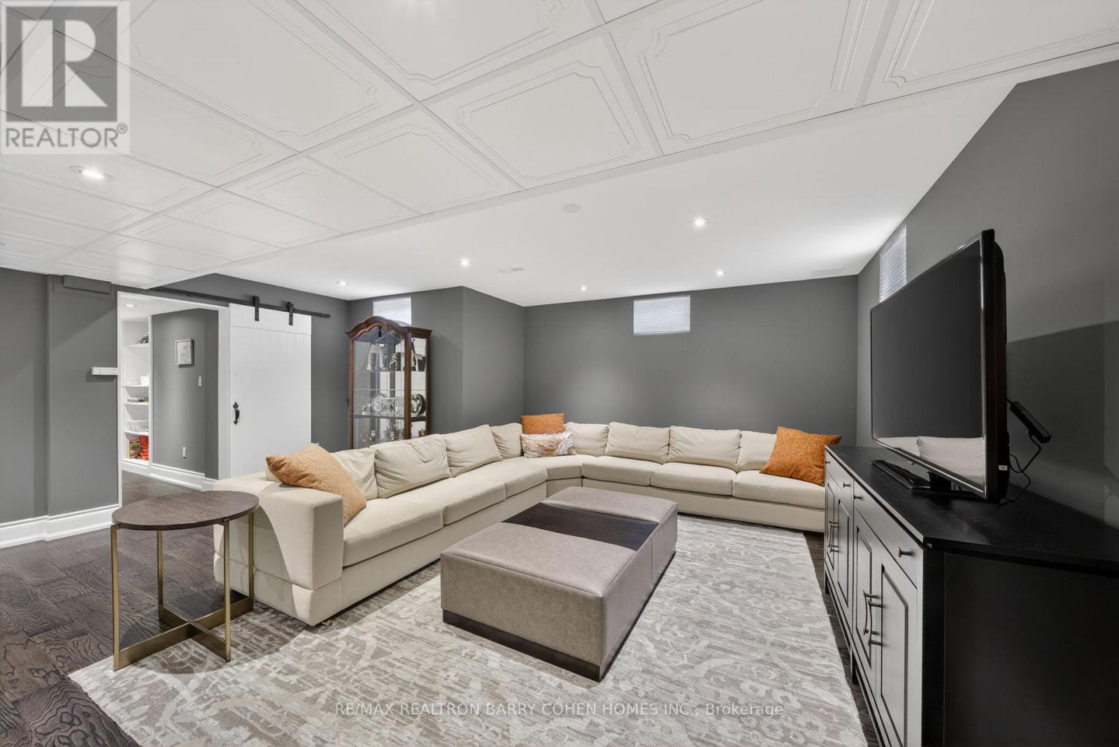 9 WOLFORD COURT - 26