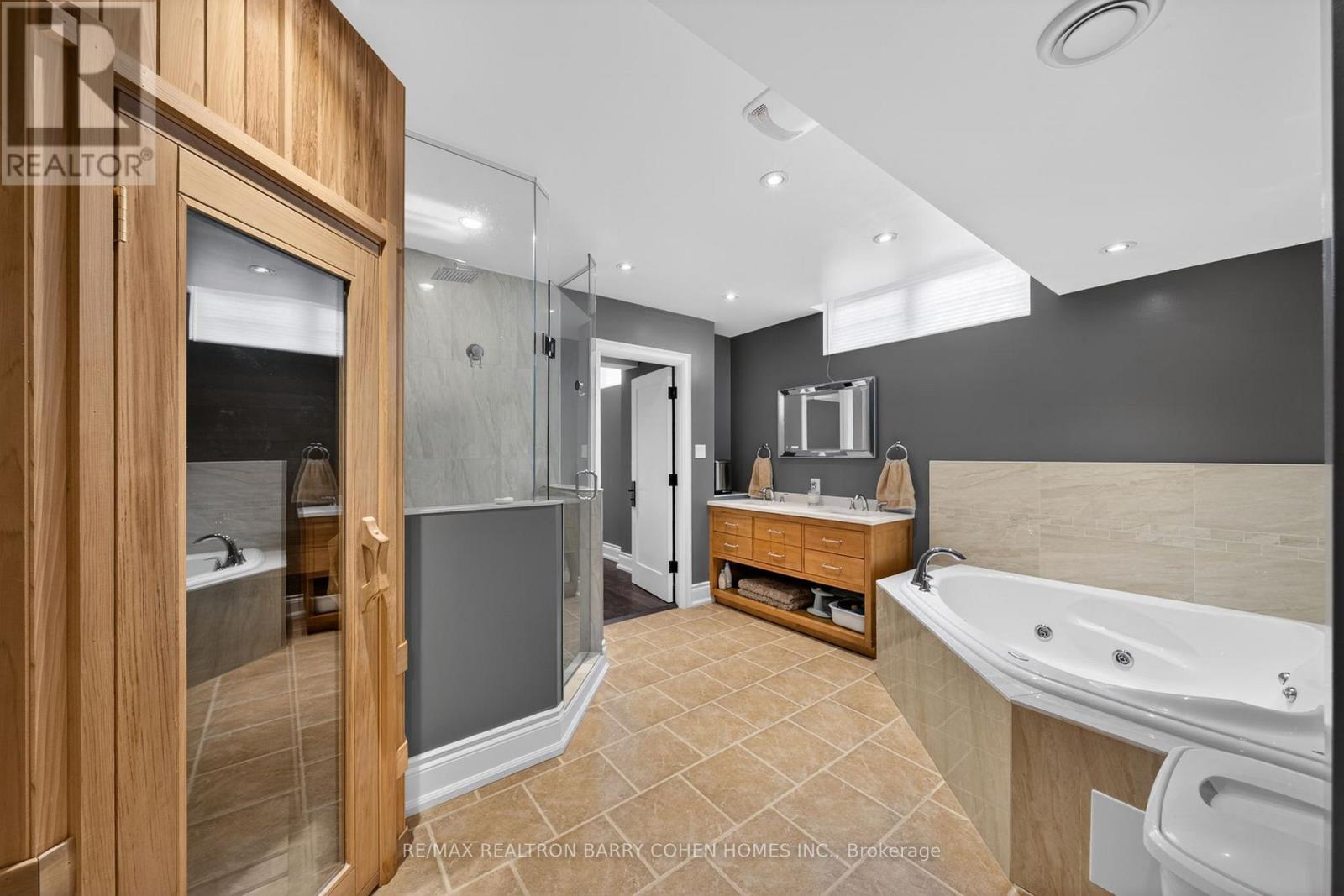 9 WOLFORD COURT - 29