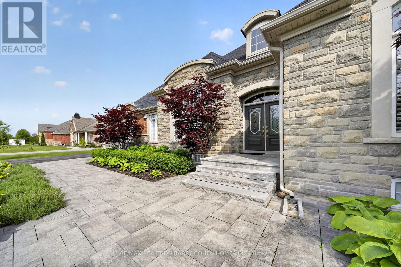 9 WOLFORD COURT - 3