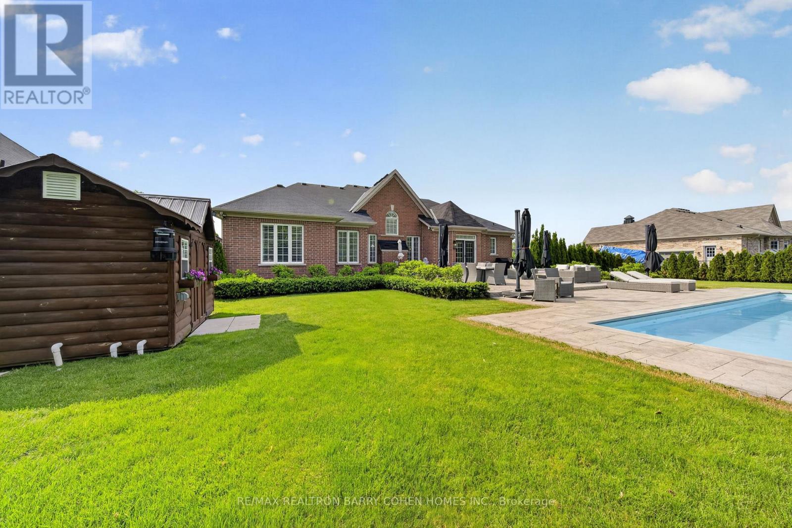 9 WOLFORD COURT - 32