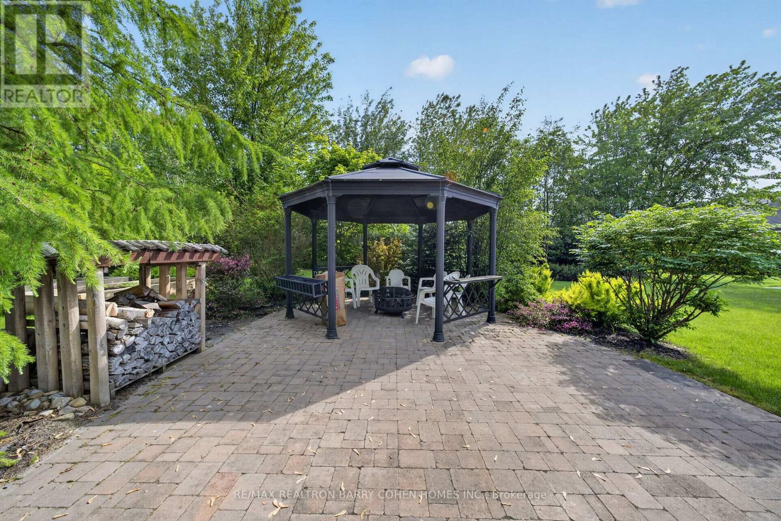 9 WOLFORD COURT - 36