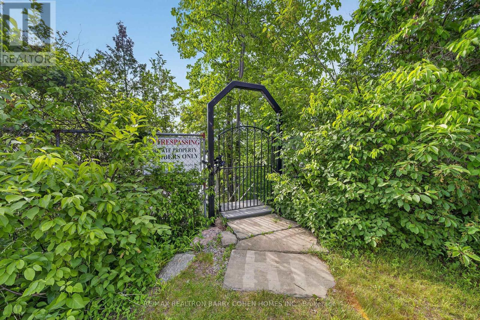 9 WOLFORD COURT - 41