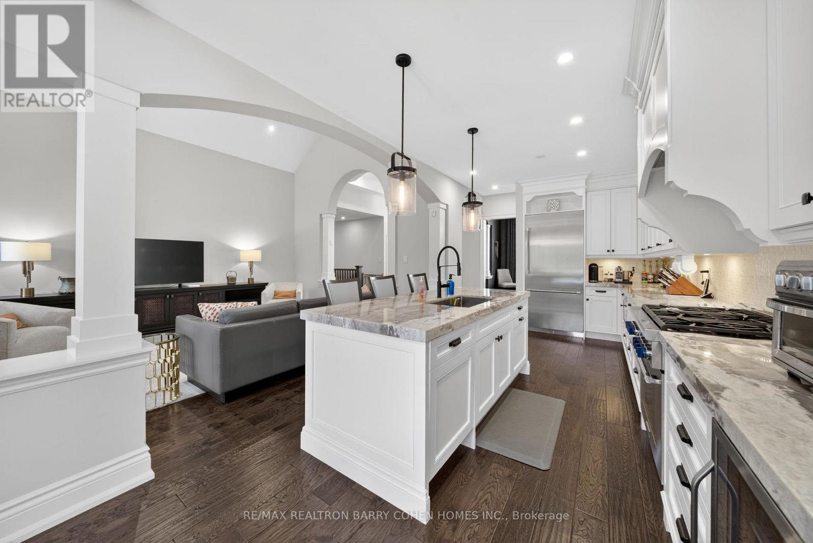 9 WOLFORD COURT - 7