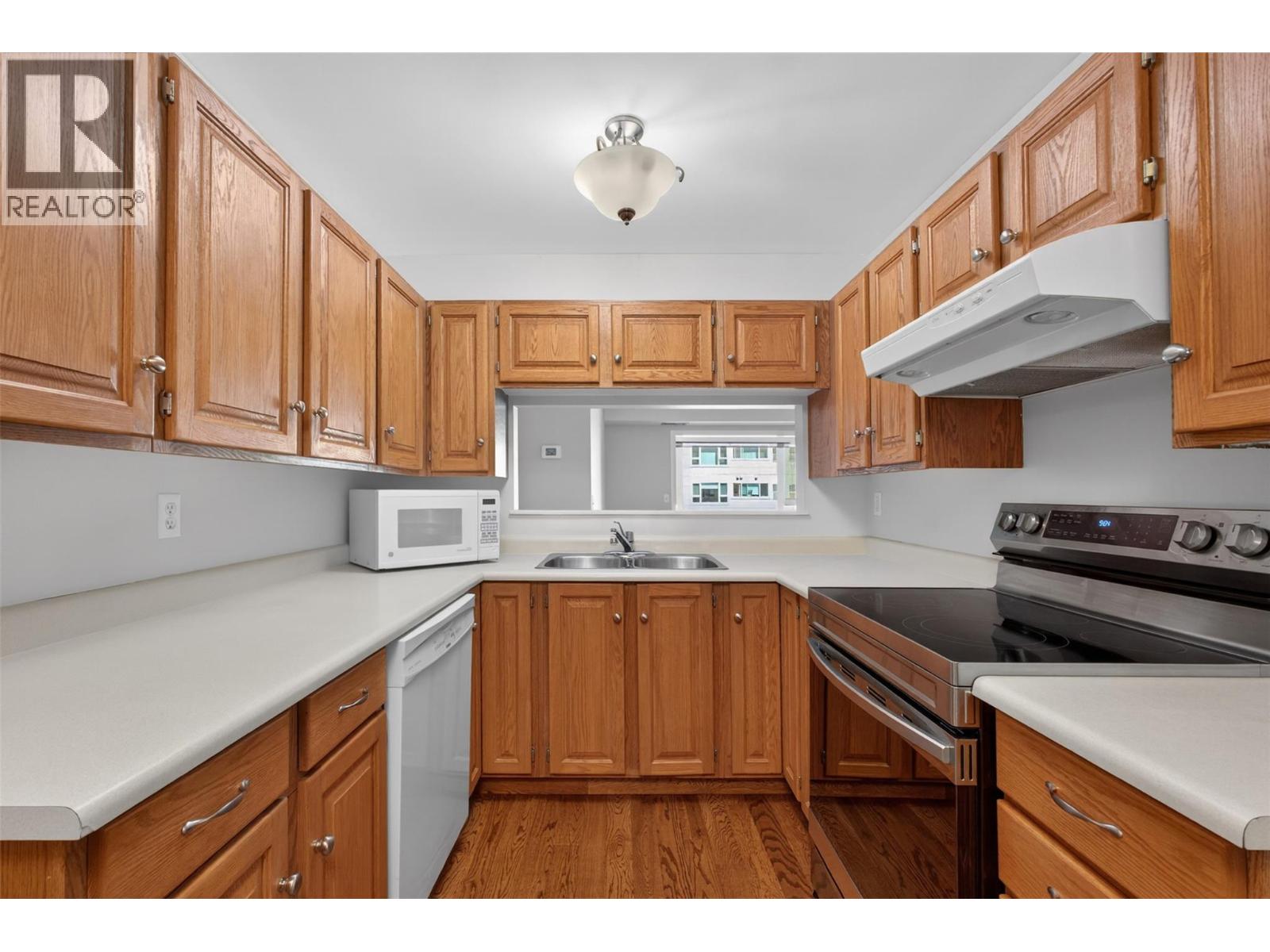 206 1045 Sutherland Avenue, Kelowna