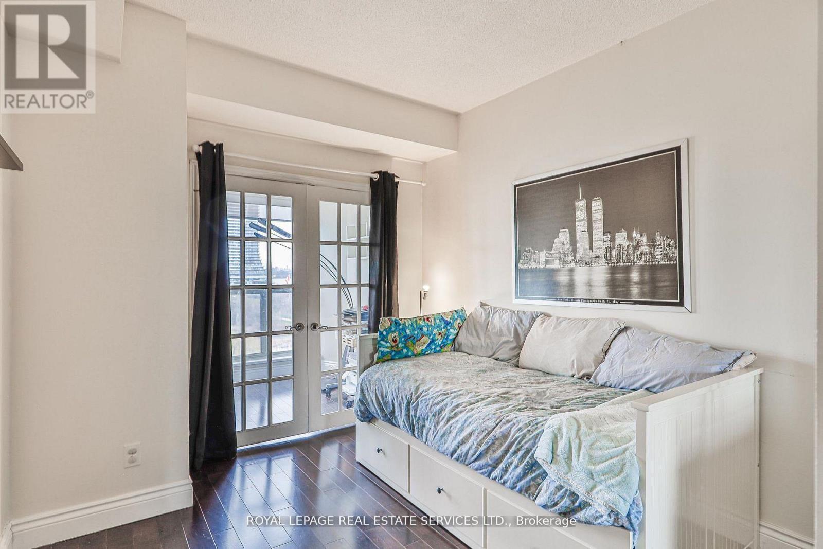 #1010 2261 LAKE SHORE BOULEVARD W - 6