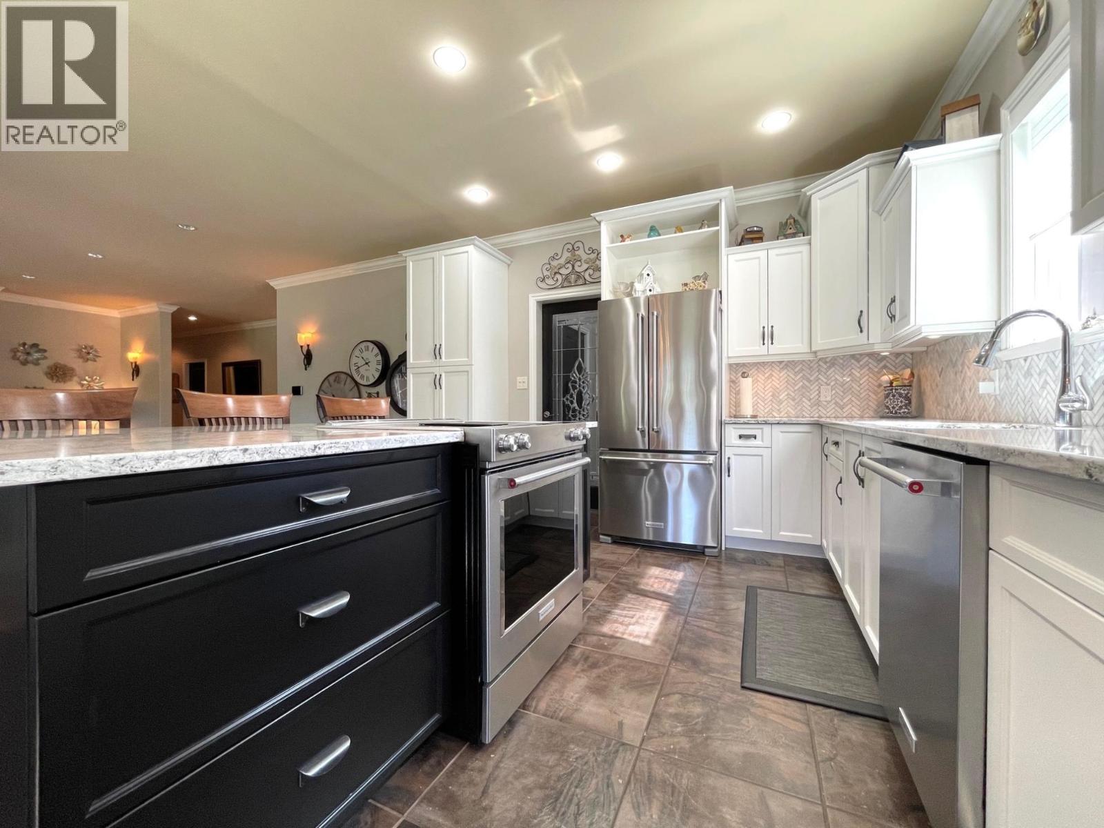 2210 BURGESS Avenue - 3