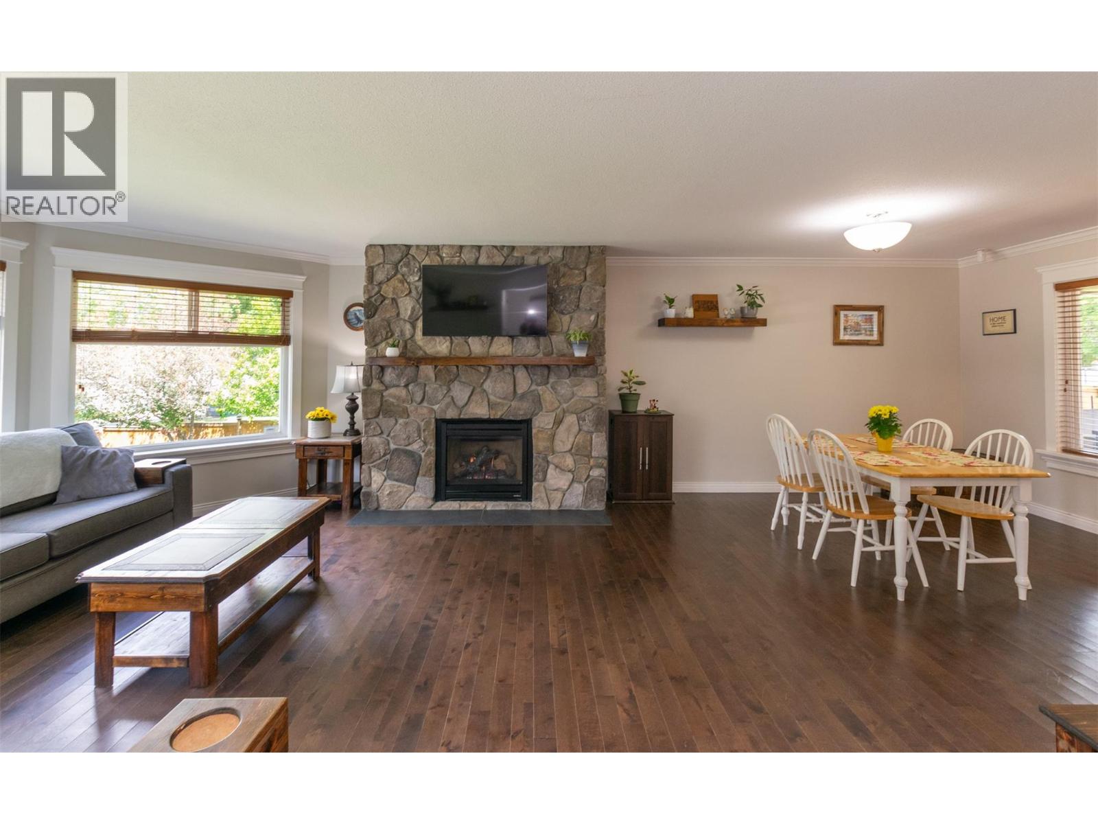  470 23 Street Northeast, Salmon Arm