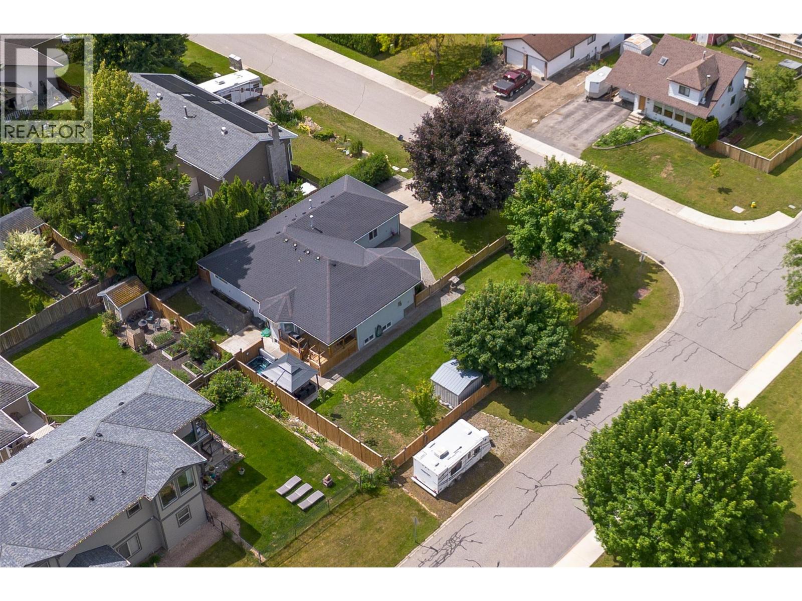  470 23 Street Northeast, Salmon Arm