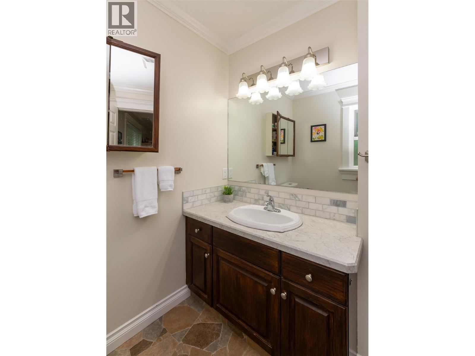  470 23 Street Northeast, Salmon Arm