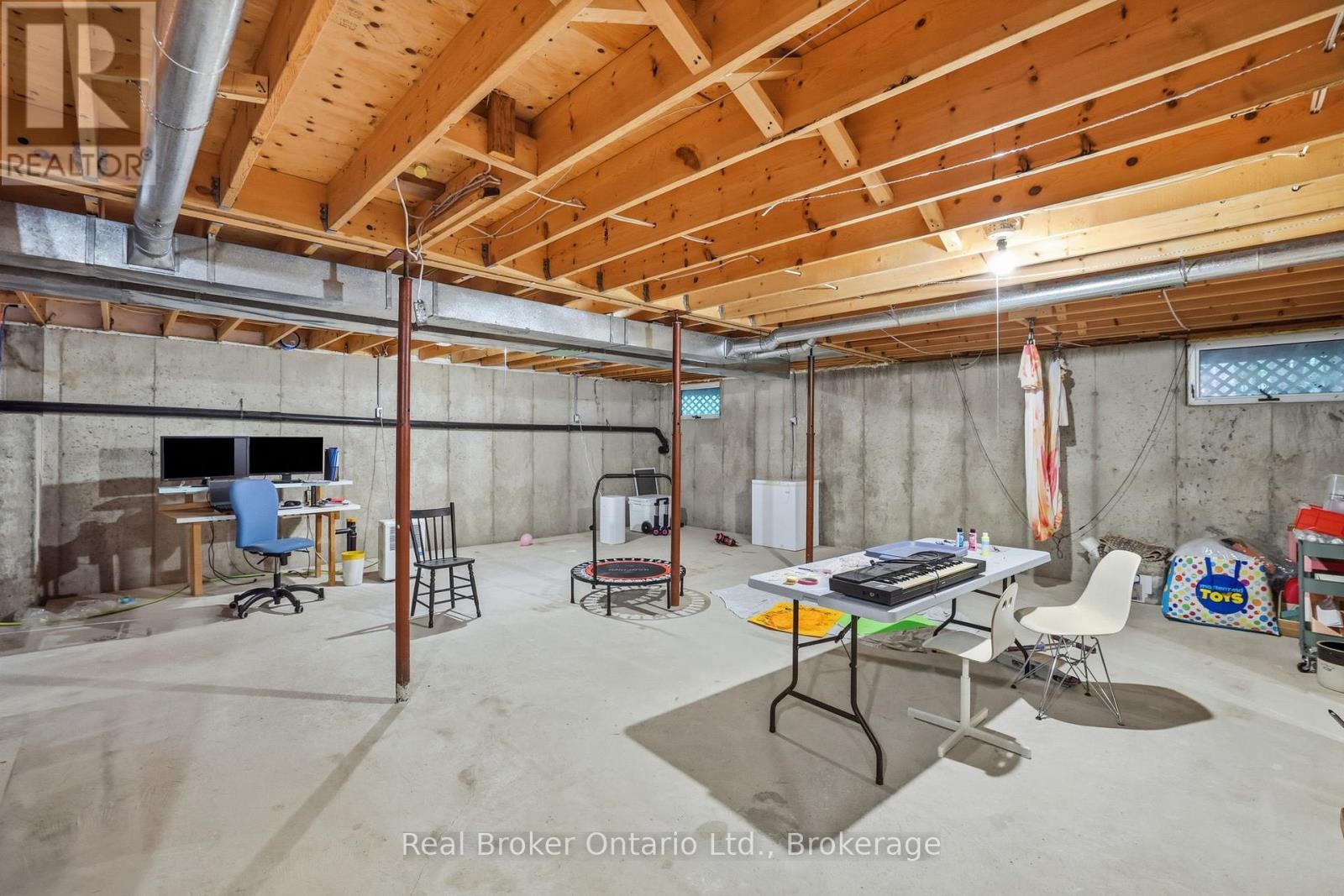 805500 25 SIDE ROAD - Image 36
