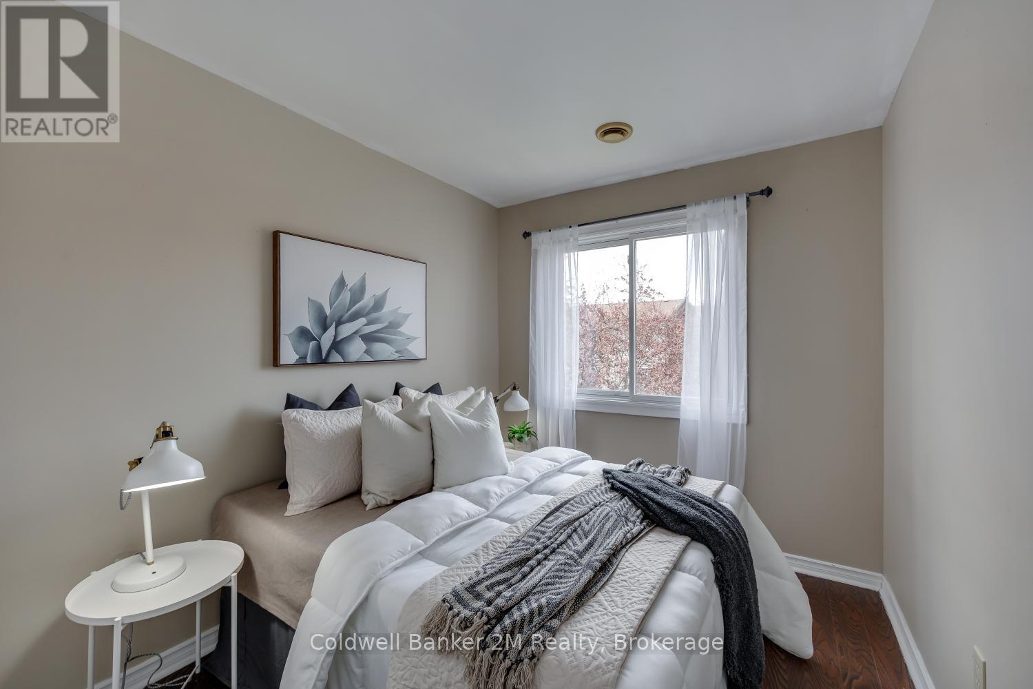 72 PARKLANE CIRCLE - 23