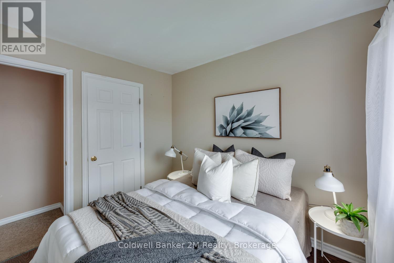 72 PARKLANE CIRCLE - 24