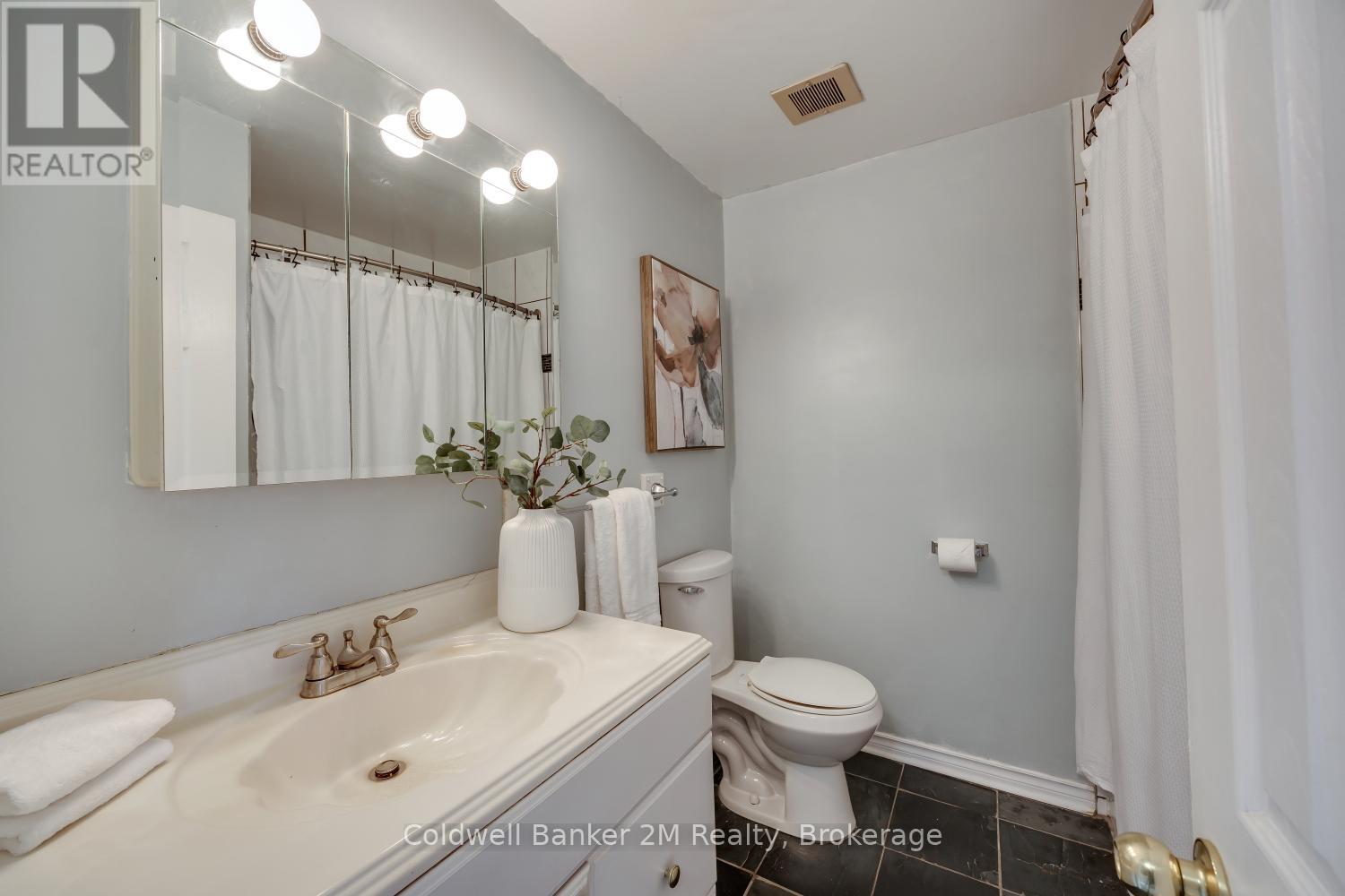 72 PARKLANE CIRCLE - 29