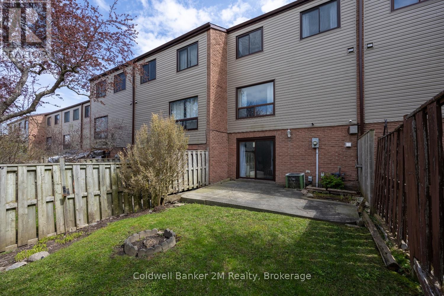 72 PARKLANE CIRCLE - 33