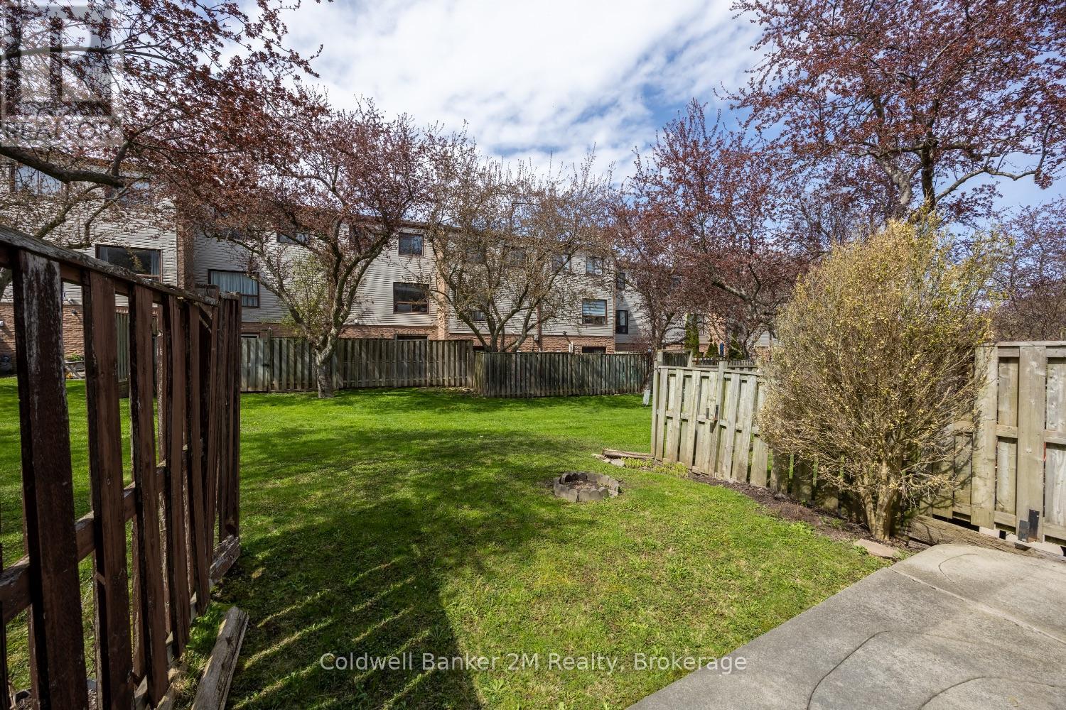 72 PARKLANE CIRCLE - 35