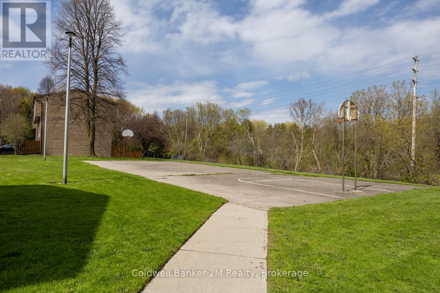 72 PARKLANE CIRCLE - 36