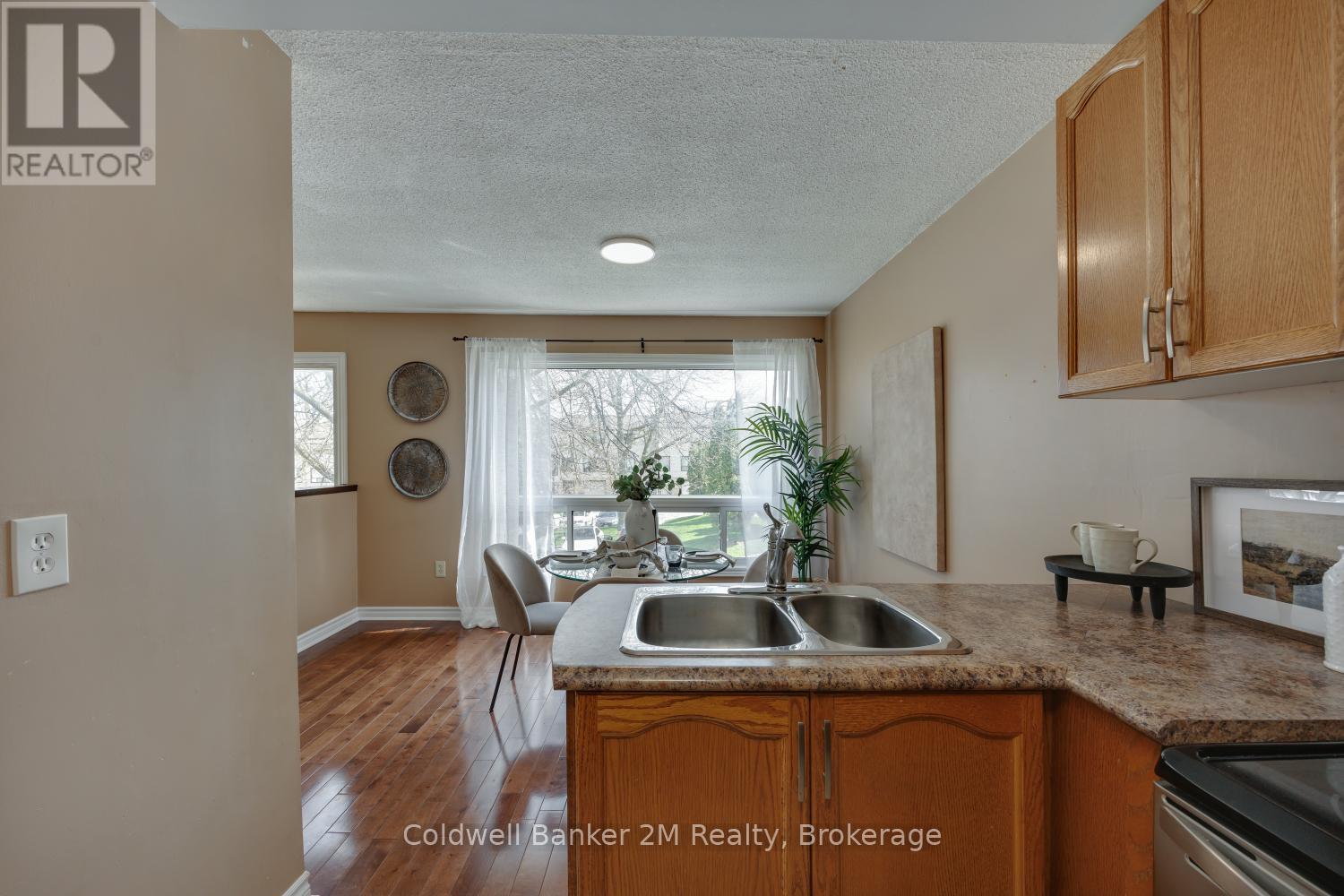 72 PARKLANE CIRCLE - 6
