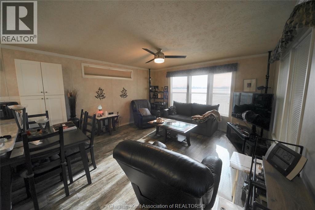 15895 Longwoods ROAD - 11