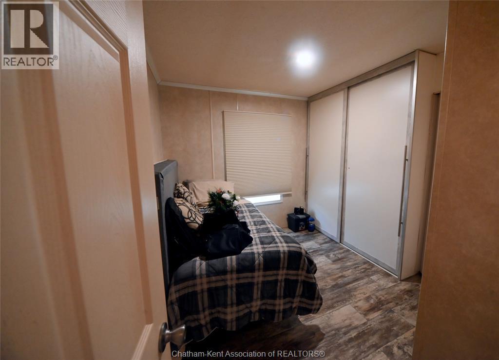 15895 Longwoods ROAD - 23