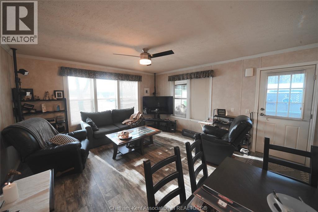 15895 Longwoods ROAD - 10