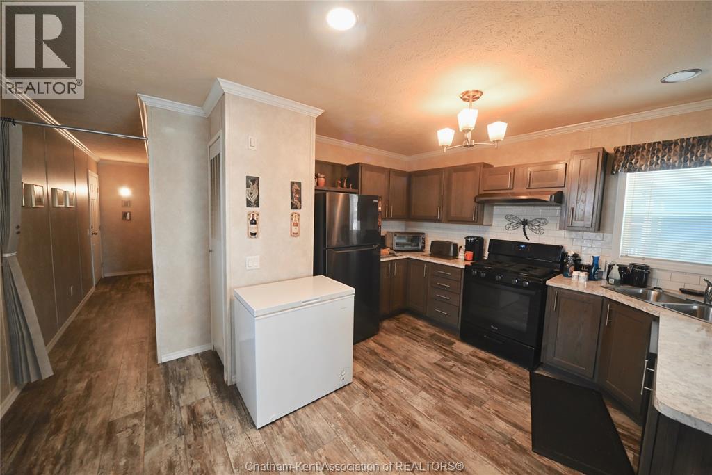 15895 Longwoods ROAD - 14