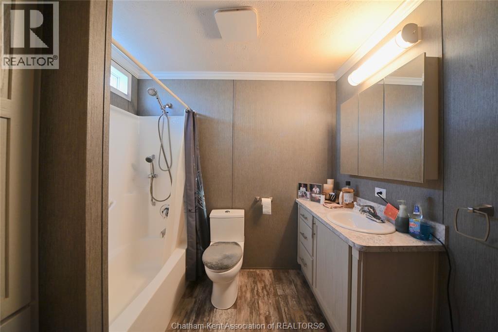 15895 Longwoods ROAD - 18