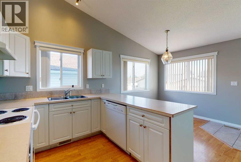 A,B, 10761 73 Avenue - 6