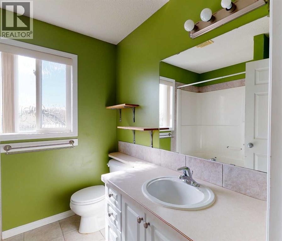 A,B, 10761 73 Avenue - 14