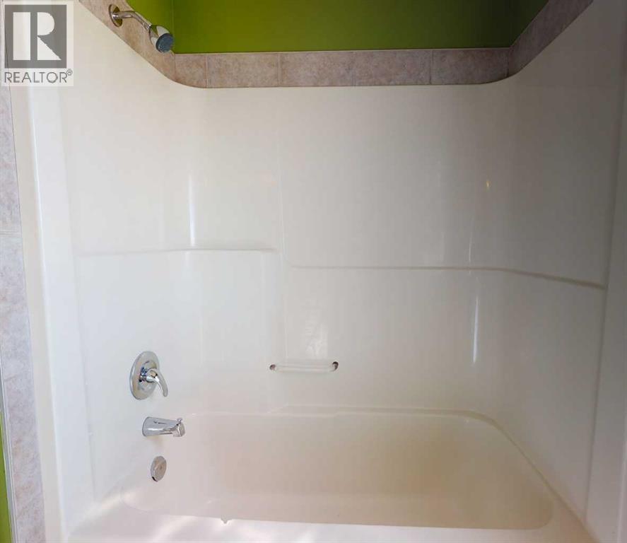 A,B, 10761 73 Avenue - 15