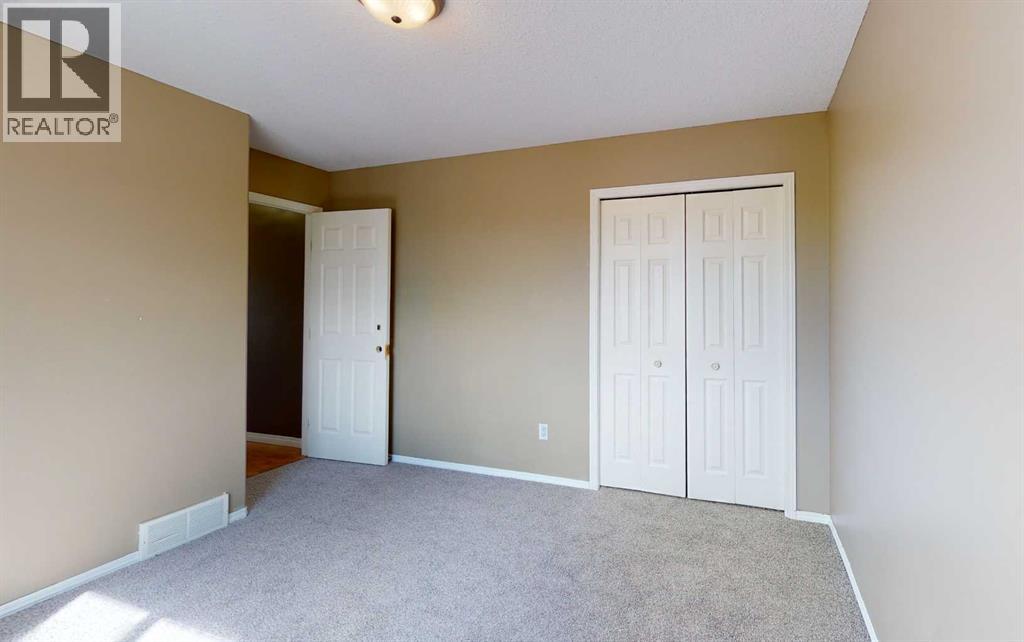 A,B, 10761 73 Avenue - 17