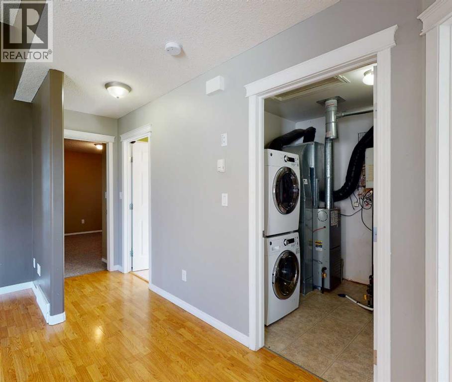 A,B, 10761 73 Avenue - 18