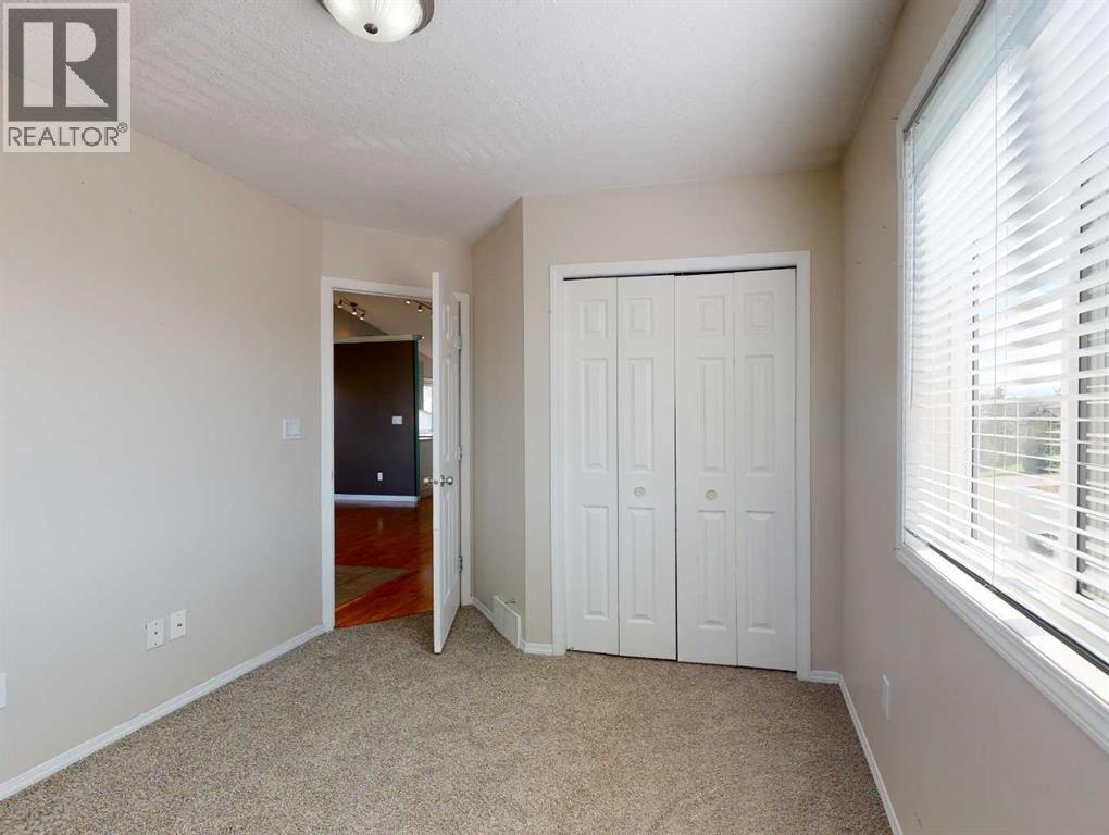 A,B, 10761 73 Avenue - 12
