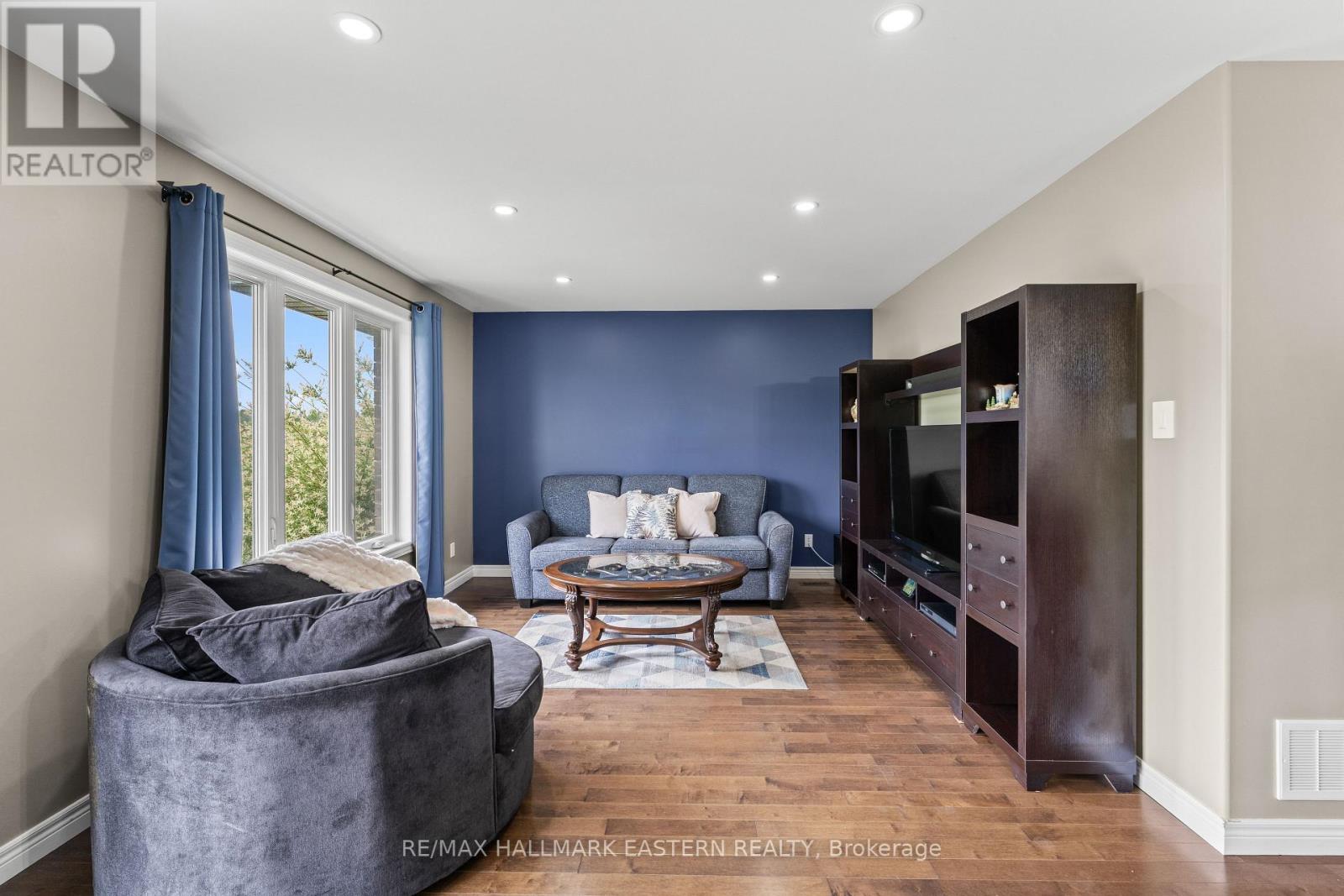 7 MILLPOND LANE - 7
