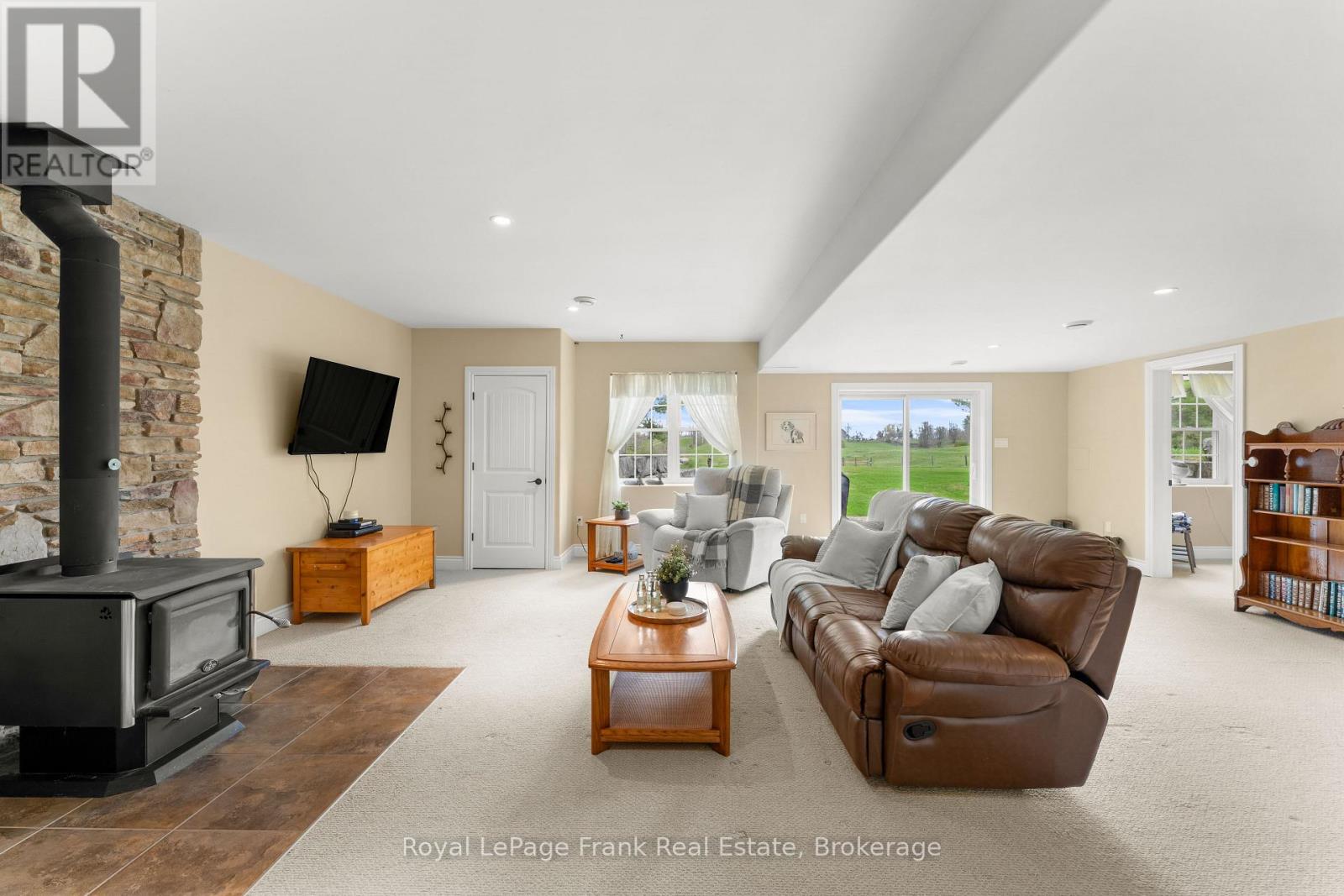 382 LAKEHURST CIRCLE ROAD - 36