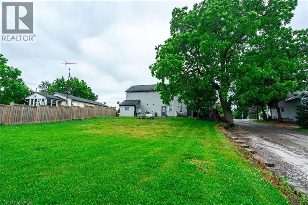 154-156 FREELTON Road - 16