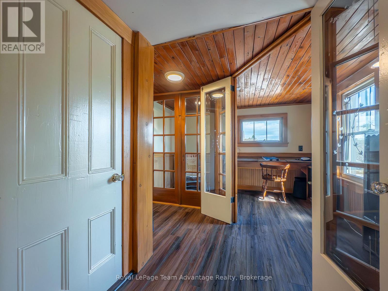 945 RIVERSIDE DRIVE - 14