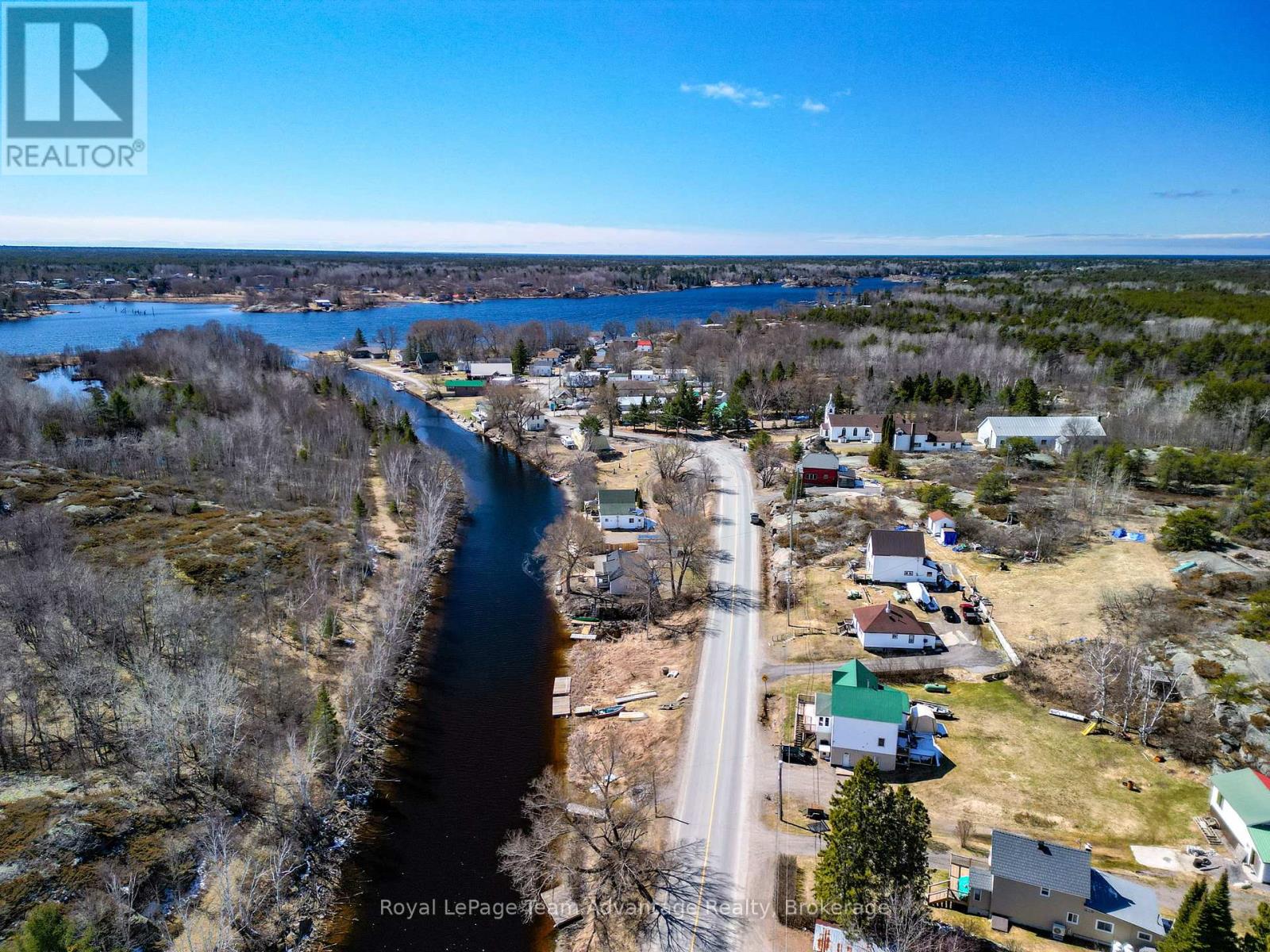 945 RIVERSIDE DRIVE - 30