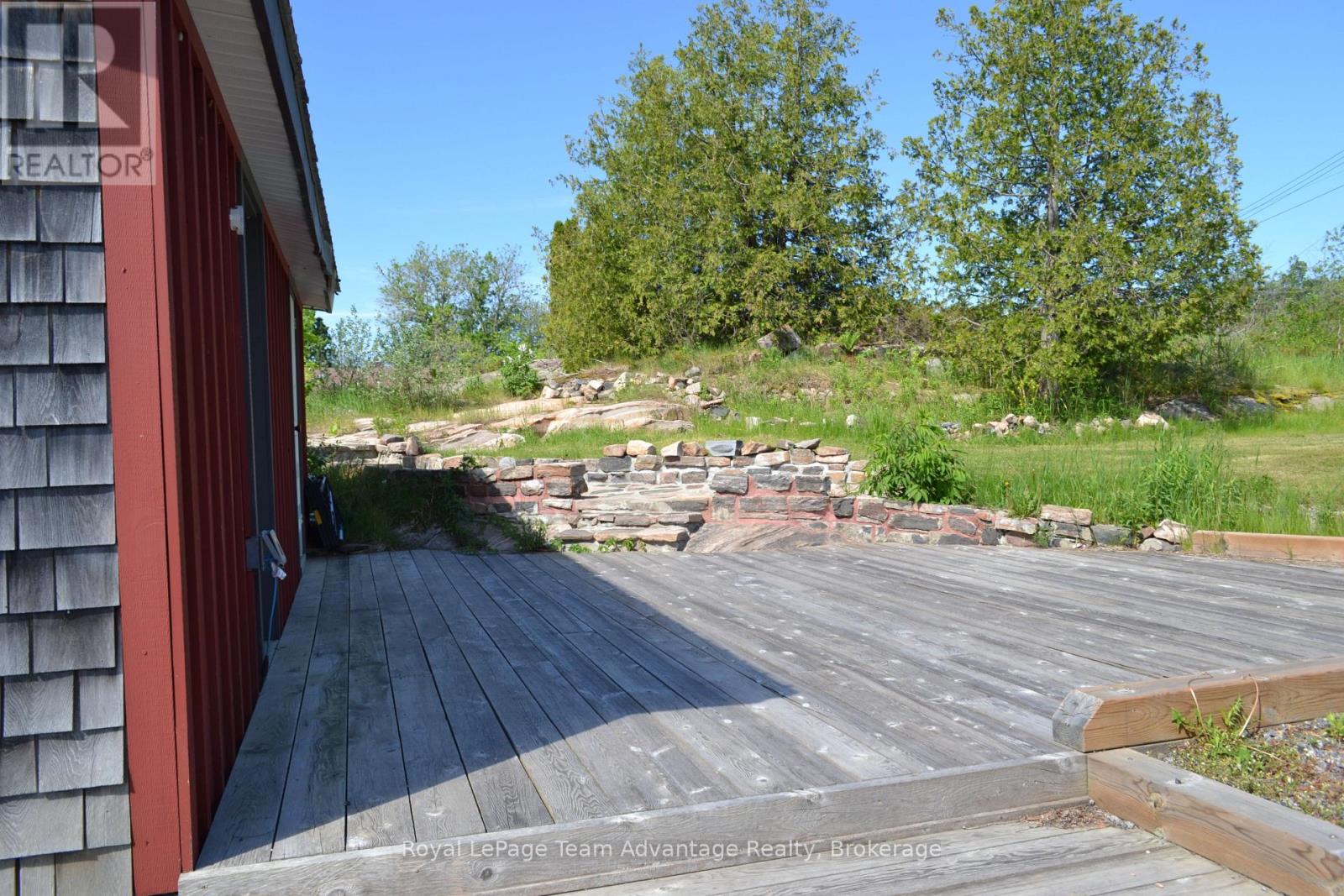 945 RIVERSIDE DRIVE - 34
